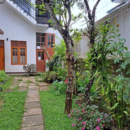 B & B Charm Dikwella Dış mekan fotoğraf