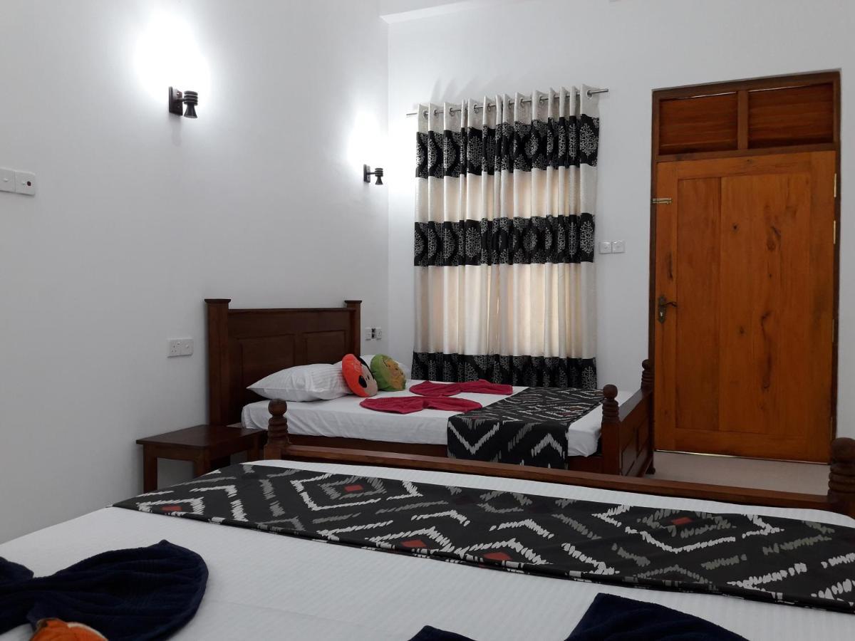B & B Charm Dikwella Dış mekan fotoğraf