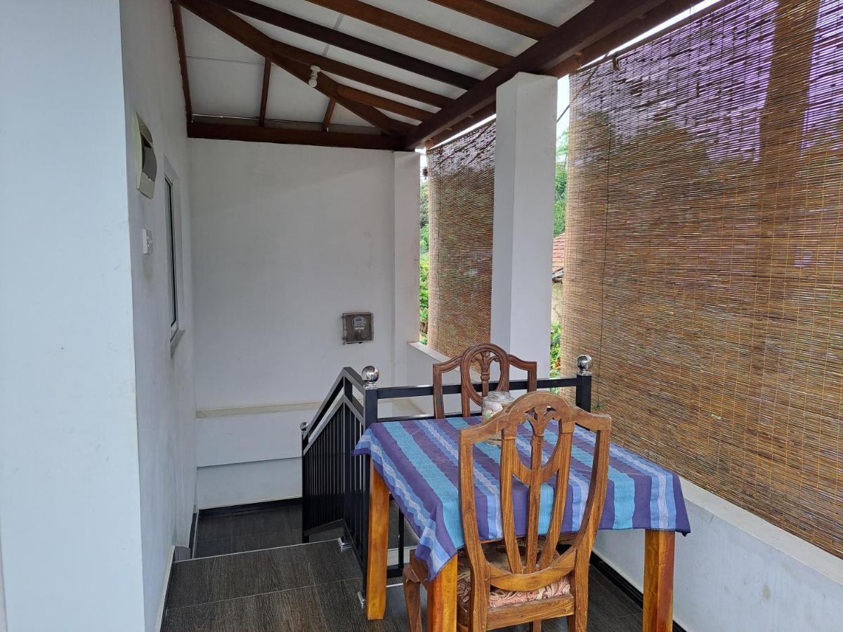 B & B Charm Dikwella Dış mekan fotoğraf